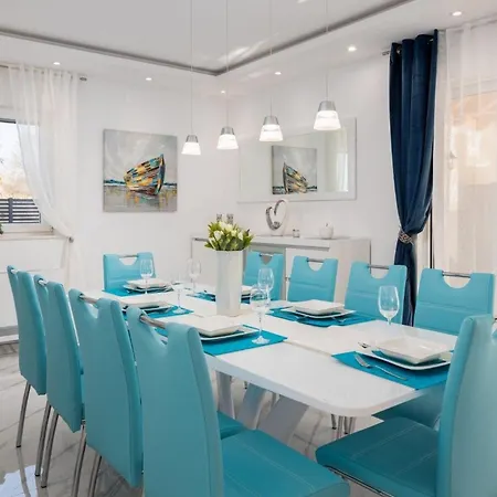 Ferienhaus Fur 11 Personen In Cista Mala, Dalmatien Norddalmatien *