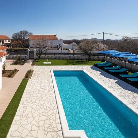 Ferienhaus Fur 11 Personen In Cista Mala, Dalmatien Norddalmatien Holiday home *